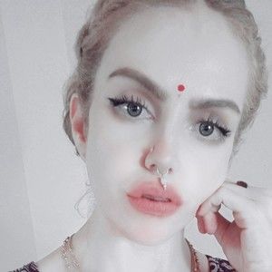 Meet your Posher, Vidya